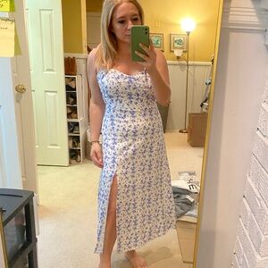 Floral white / blue dress